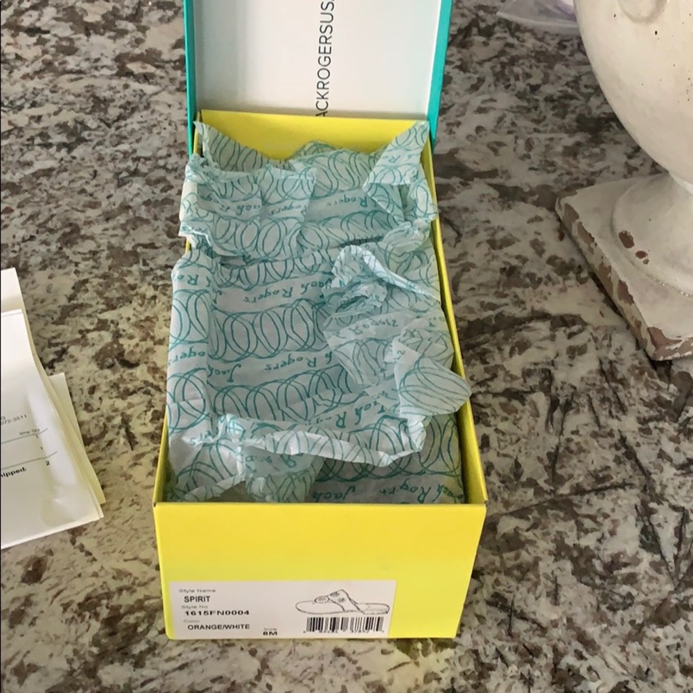Sold!!! NWT in Box sold out online - Jack Rogers - Picture 3 of 6